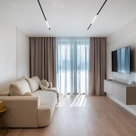 Premium Park Apartment